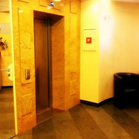 Wdj Hostel Warsaw