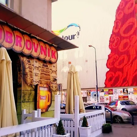 Hostel Wdj Varşova